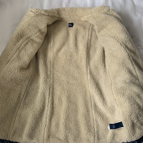 Gap long sherpa lined jean jacket EUC - Picture 5 of 6